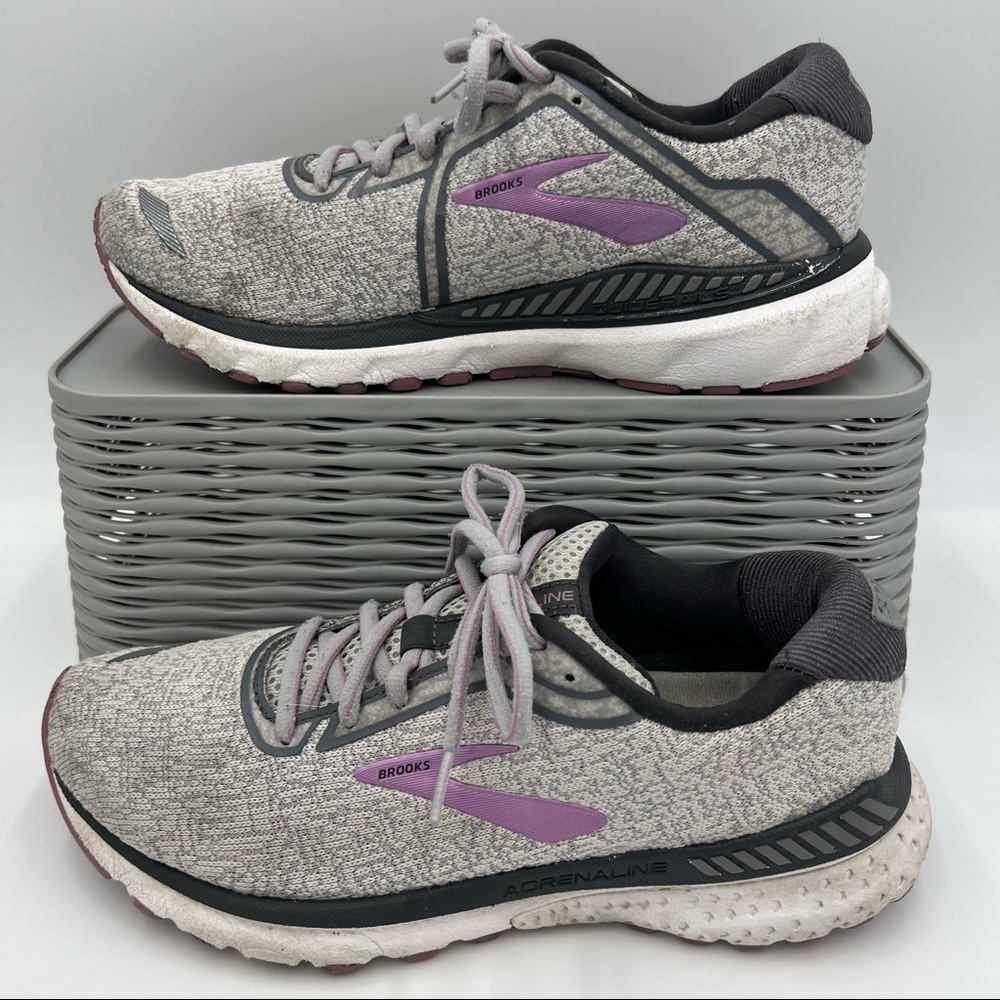 Brooks Adrenaline GTS 20 Grey Purple Size 9.5 Medium - Sole Flawed